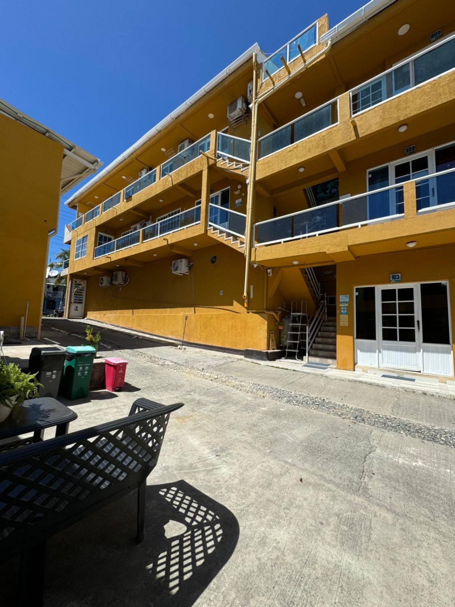 Sea Life Apartamentos En Via Principal Centro Y San Luis San Andrés Exterior foto