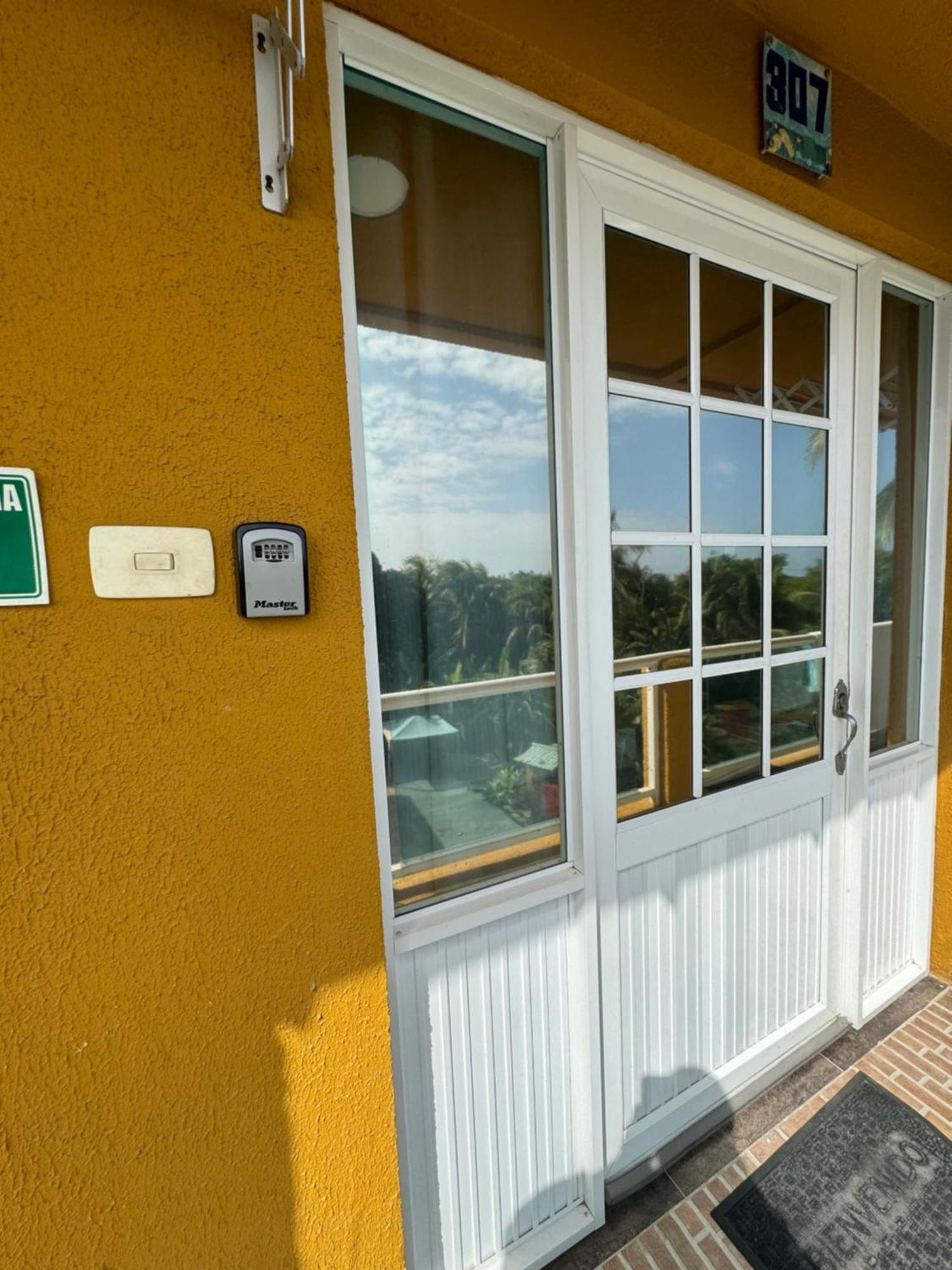 Sea Life Apartamentos En Via Principal Centro Y San Luis San Andrés Exterior foto