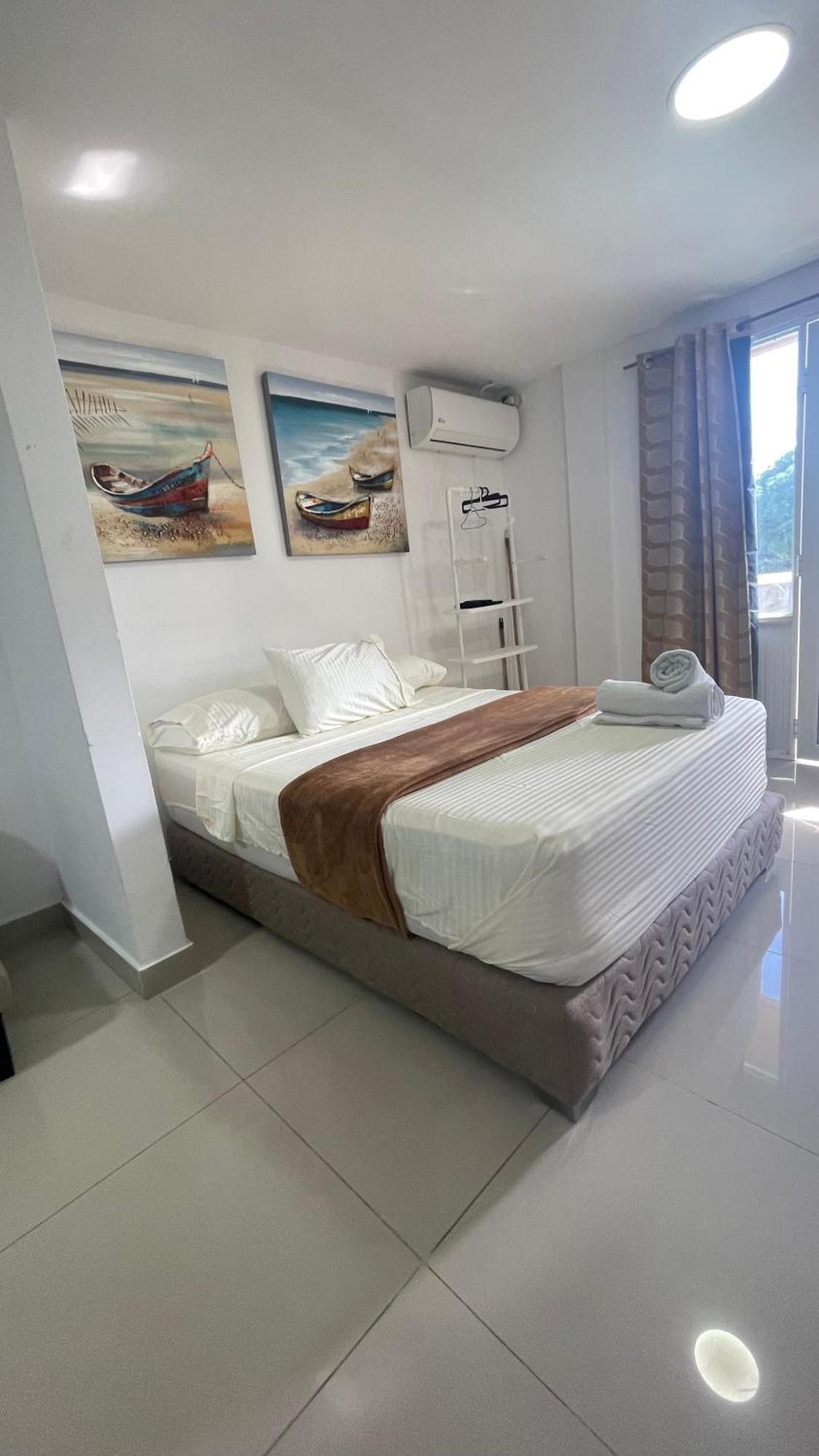 Sea Life Apartamentos En Via Principal Centro Y San Luis San Andrés Exterior foto